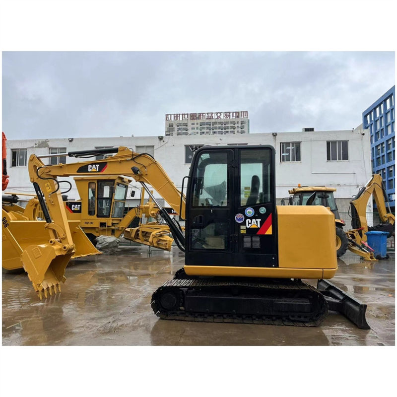 Kleiner Bagger CAT 305.5E2 Gebrauchtes hydraulisches Bagger Gewicht 5 Tonnen mit Klinge