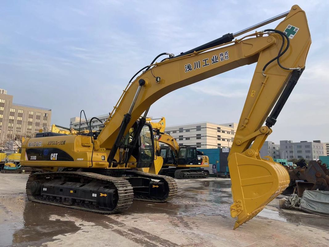 Gebrauchte Bagger Larve 330D 30 Tonnen große Katzenbagger in gutem Zustand