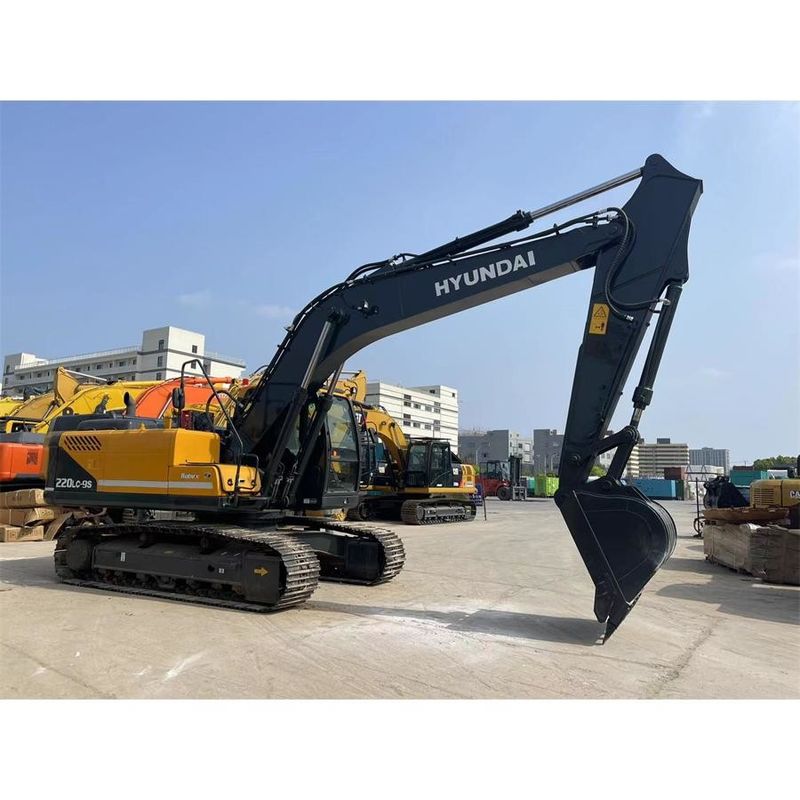 Schwerlastfördergerät Hyundai R220 9S Gesamtgröße 9,55m*2,99m*3,08m