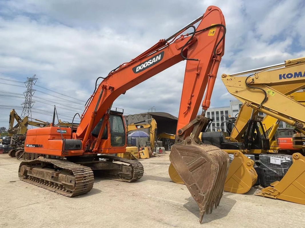 Finden Sie Ihre perfekte Übereinstimmung Gebraucht Doosan DX225LCA 22 Tonnen Bagger in ausgezeichnetem Zustand