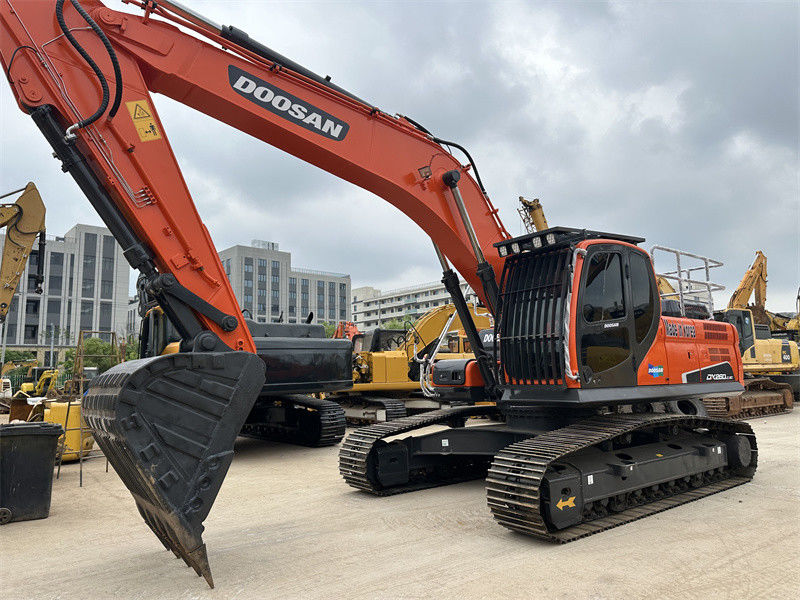 180 KW Motorleistung Doosan DX260 Gebrauchtbagger mit 1,2 M3 Eimerkapazität