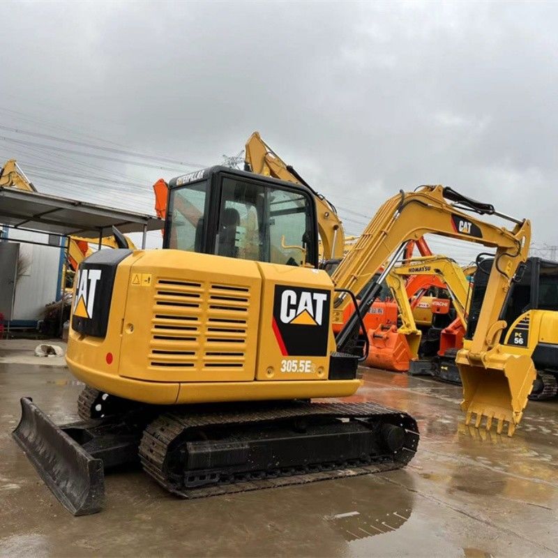 Kleiner 5 Tonnen schwerer Bagger CAT 305.5E2 mit C2.4-Dieselmotor