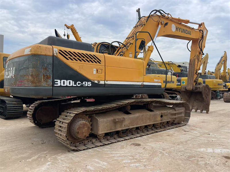 Gebrauchtes Hyundai R300LC-9S Bagger zum Verkauf Gut gepflegt und einsatzbereit