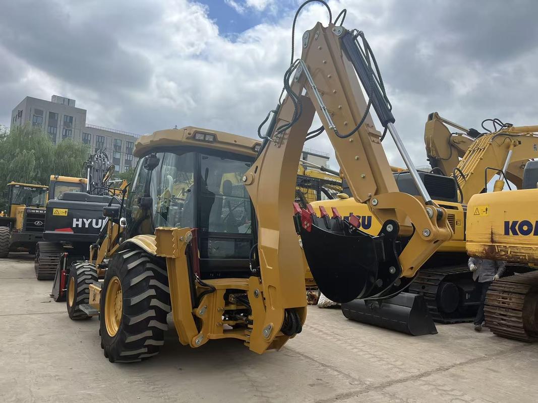 Brand new Caterpillar 420F backhoe loader excavator with openable bucket and extendable boom
