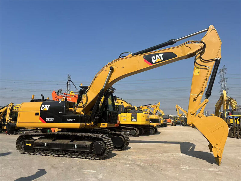 Gebrauchter Caterpillar 320D Bagger mit Caterpillar C6.4 Motor und 1,2 m³ Schaufelinhalt für Schwerlastbau