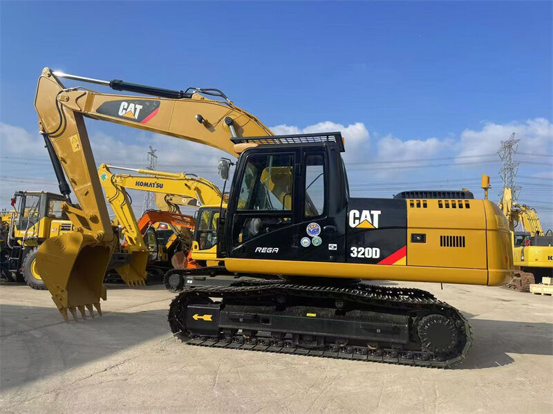 Gebrauchter Caterpillar 320D Bagger mit Caterpillar C6.4 Motor und 1,2 m³ Schaufelinhalt für Schwerlastbau