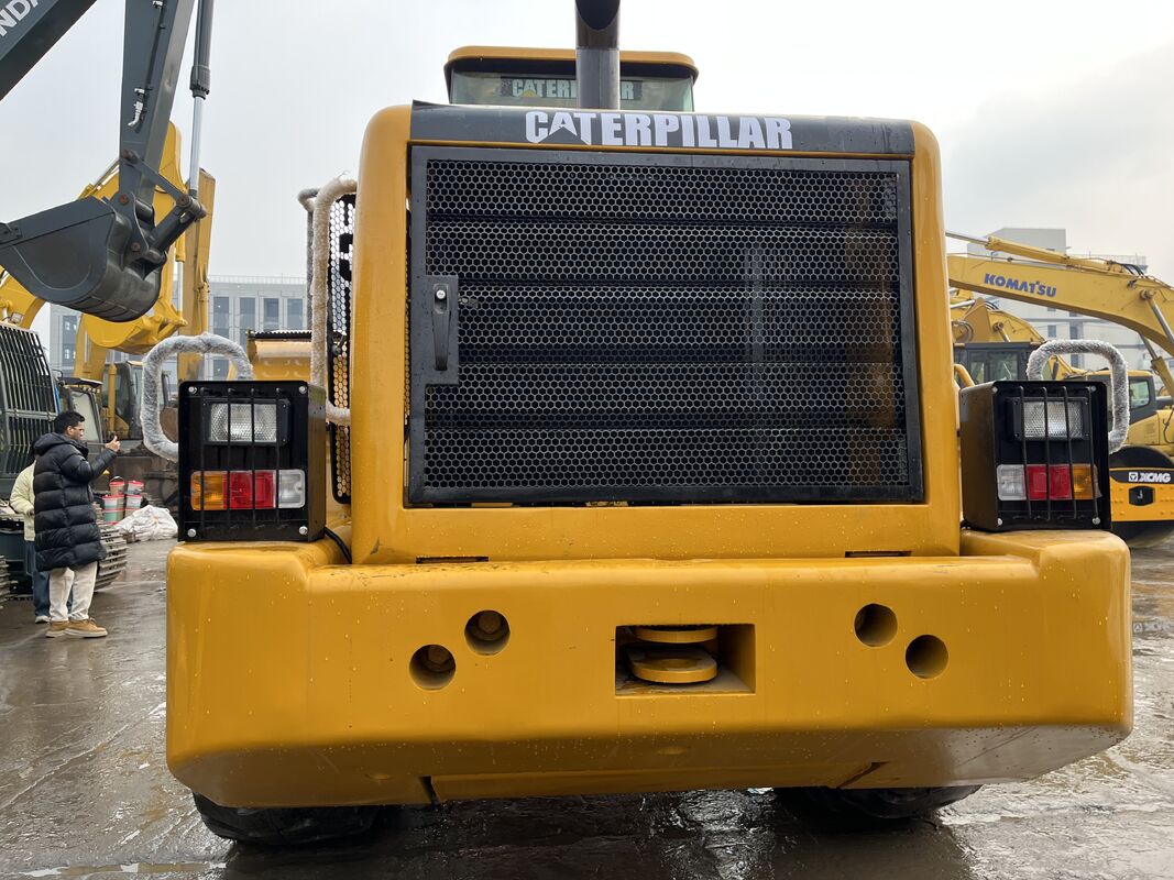 Gebrauchtes Radlader CAT 966H mit hoher Durchbruchskraft und robustem Antrieb, das Leistung in rauen Industrieumgebungen bietet