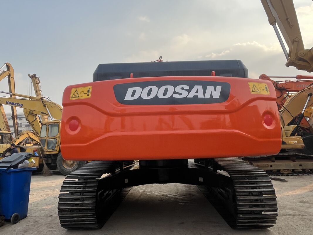 Gebrauchter Doosan DX360 Bagger mit komfortabler Fahrerkabine und starker Ausbrechkraft, geeignet für anspruchsvolle Baggerarbeiten