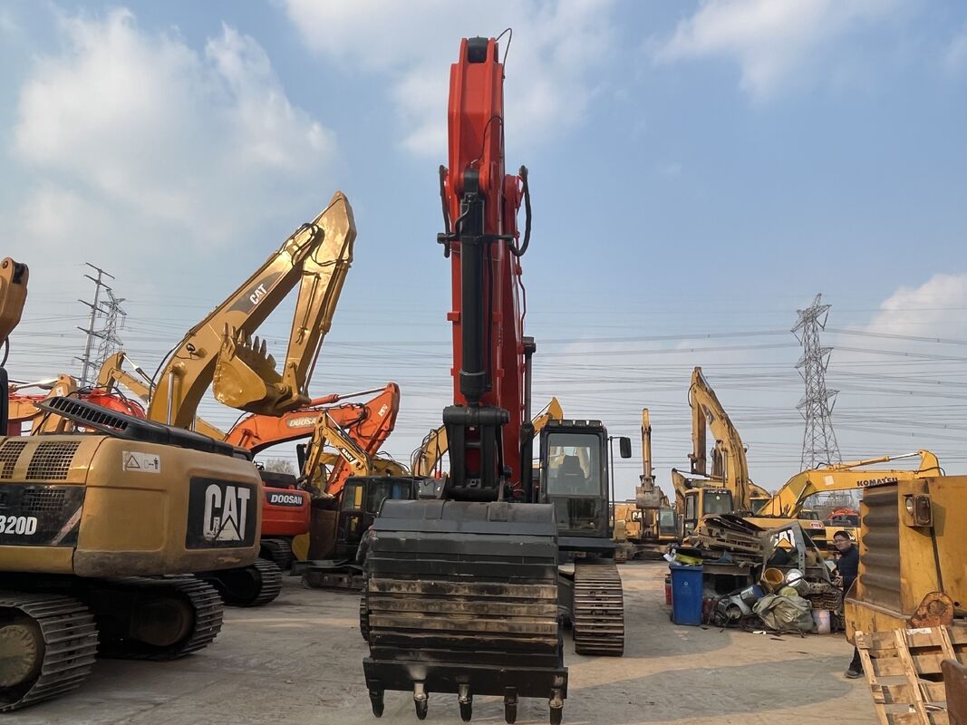 Gebrauchter Doosan DX360 Bagger mit komfortabler Fahrerkabine und starker Ausbrechkraft, geeignet für anspruchsvolle Baggerarbeiten