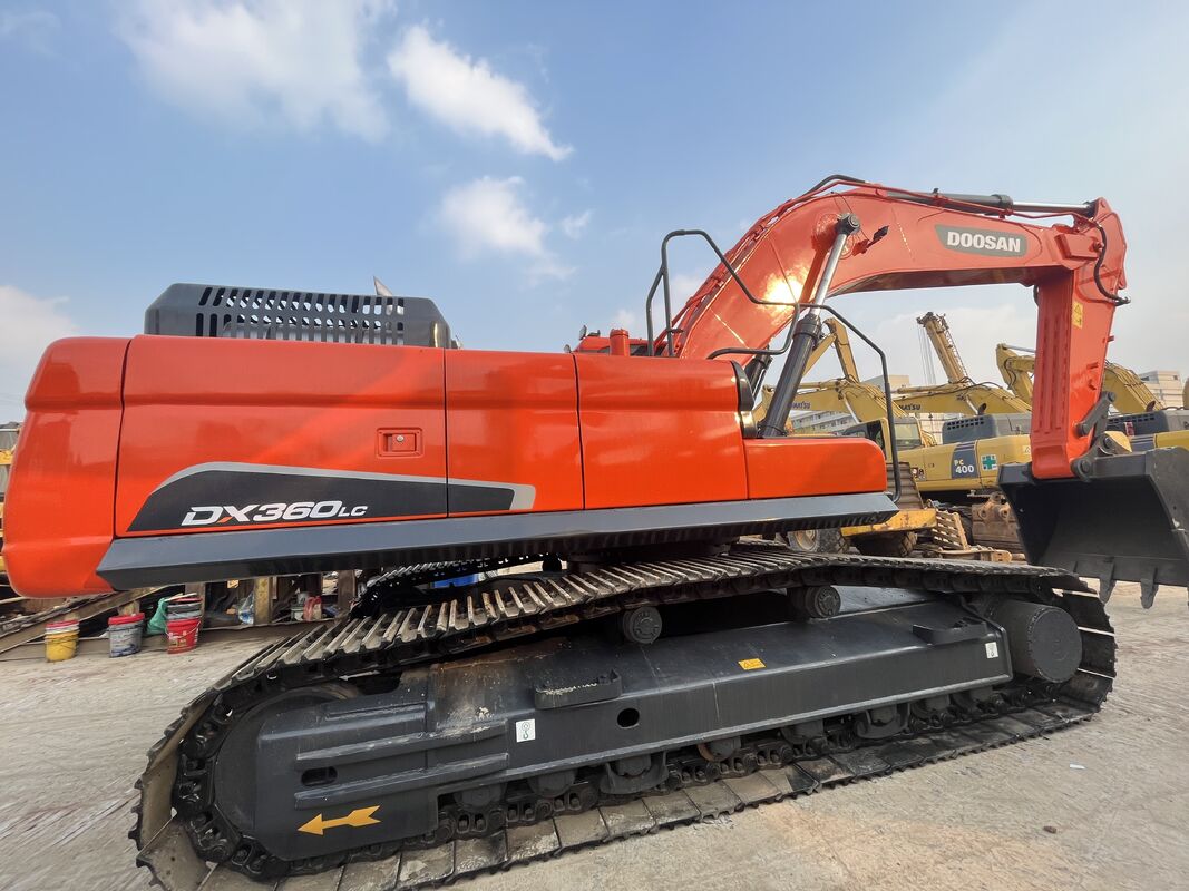 Gebrauchter Doosan DX360 Bagger mit komfortabler Fahrerkabine und starker Ausbrechkraft, geeignet für anspruchsvolle Baggerarbeiten