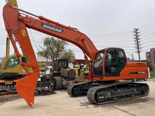 Gebrauchtes Doosan DX225 Bagger Mittelgroßes Doosan Bagger