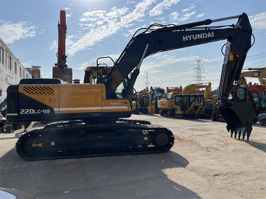 Gebrauchtes Hyundai 220LC-9S Bagger mit 114 KW Motorleistung in ausgezeichnetem Zustand