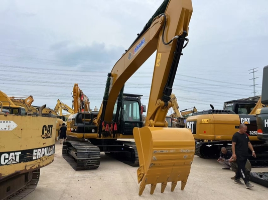 Gebrauchte Caterpillar 320D2L-Baumaschine in gutem Zustand